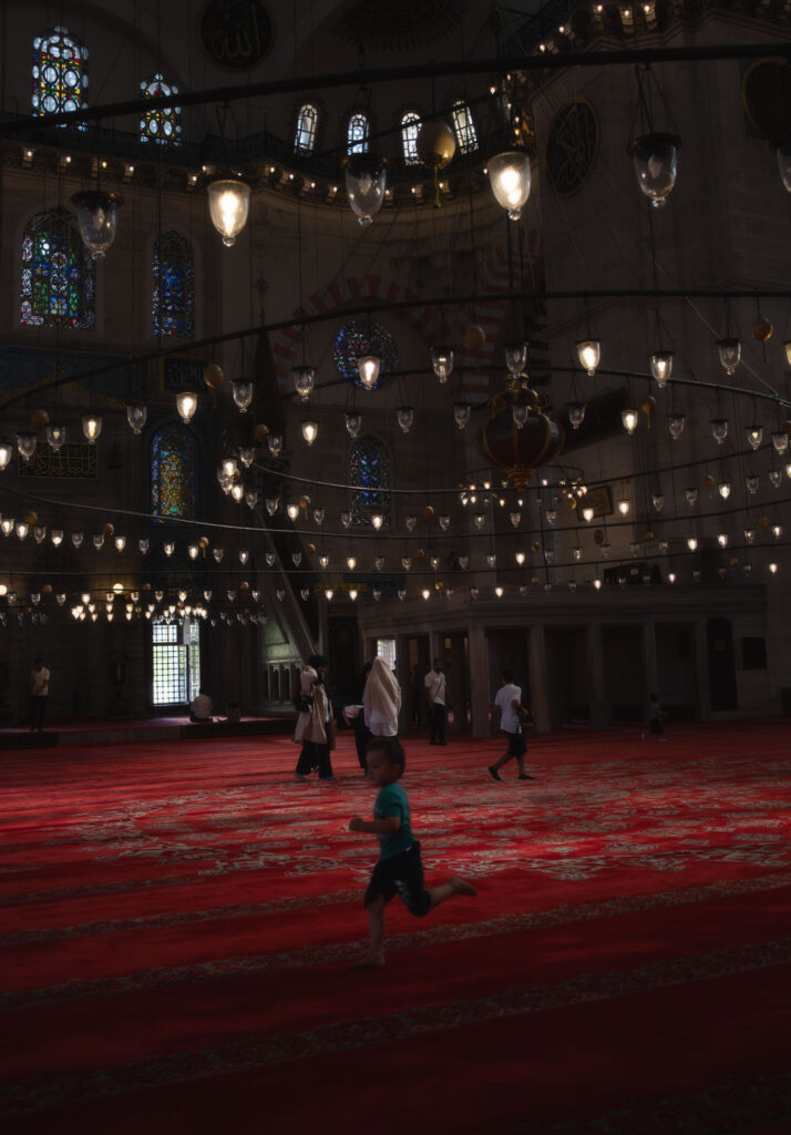 Interior mezquita en Estambul